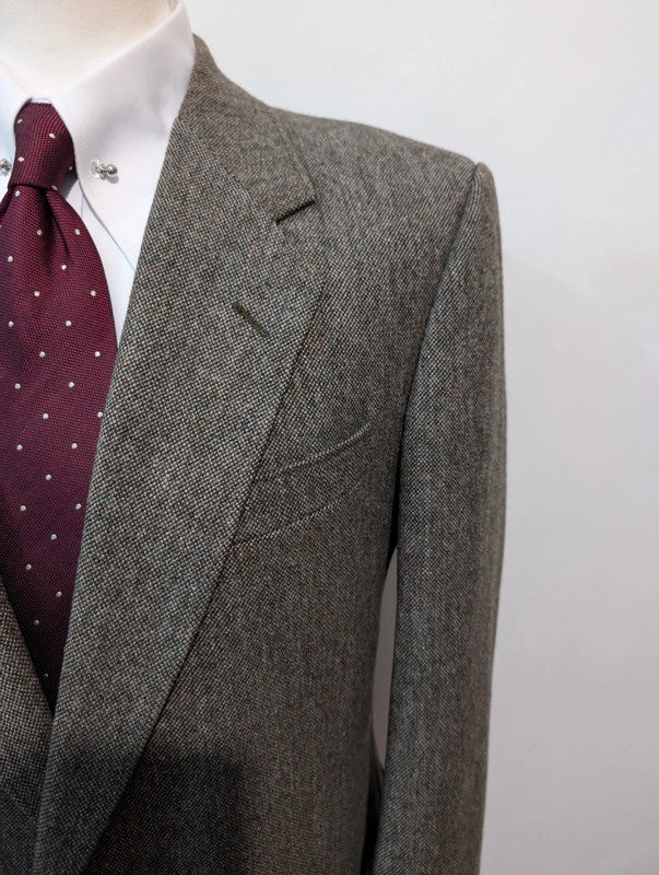 Splendid gray brown tweed suit