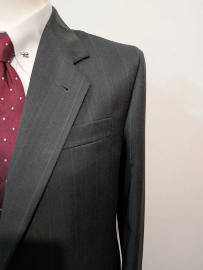 Méchant costume pinstripe en laine