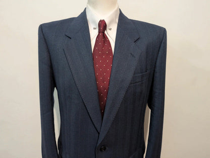Merveilleux costume bleu marine a chevron