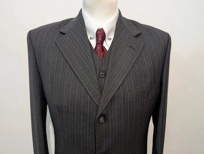 Superbe costume 3 pièces pinstripe en laine légère