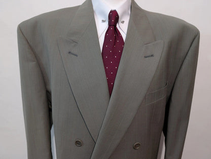 Géant costume croisé gris vert en laine