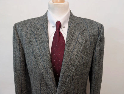 Élégant costume gris a rayure en tweed