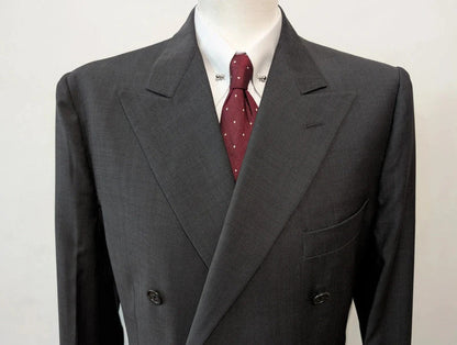 Légendaire costume croisé gris en laine
