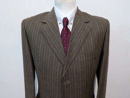 Sympathique costume marron en lin