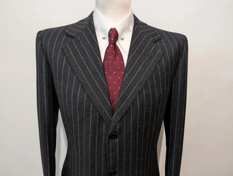 Élégant costume chalkstripe bespoke en flanelle