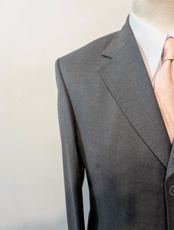 Genialer grauer Loro Piana Anzug