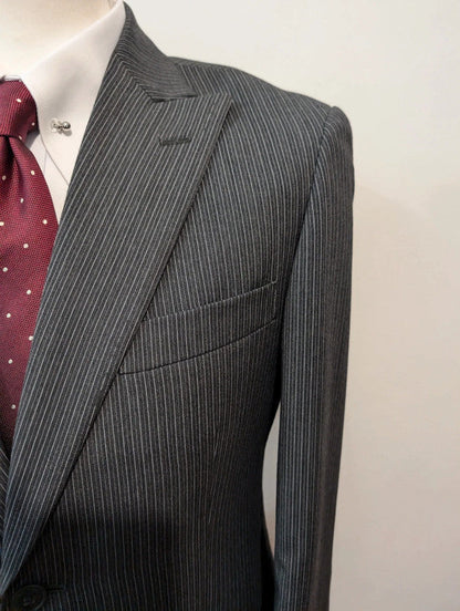 Original costume gris a rayures en laine