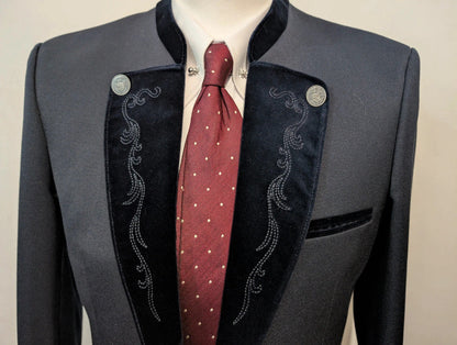 Élégant costume autrichien en laine