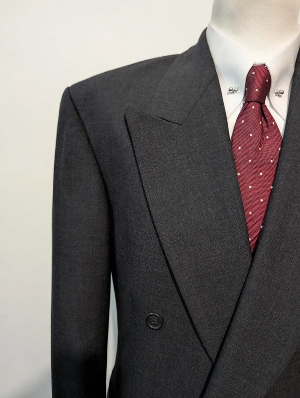 Classique costume croisé gris en laine froide