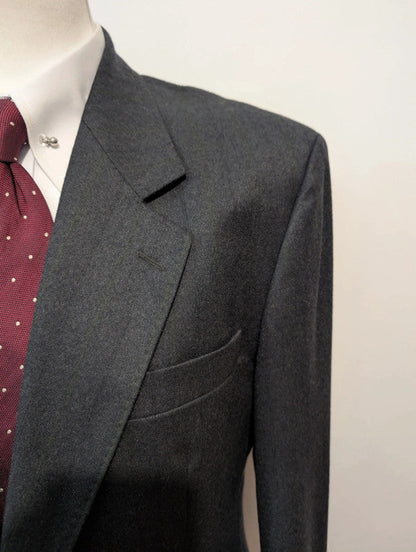 Élégant costume pinstripe en flanelle