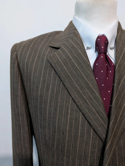 Sympathique costume marron en lin