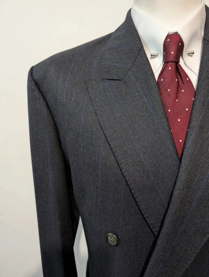 Élégant costume croisé chalkstripe en laine