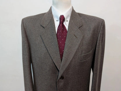 Élégant costume marron en flanelle