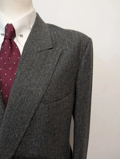 Furieux costume croisé pinstripe en flanelle lourde