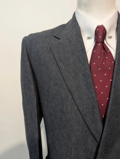 Classique costume bleu marine en lin