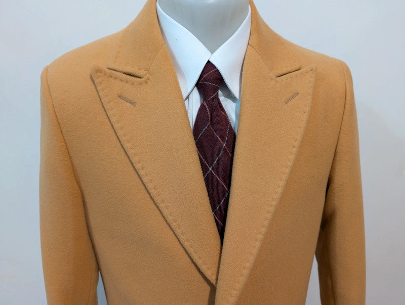 Chanceux manteau orange dorée en laine