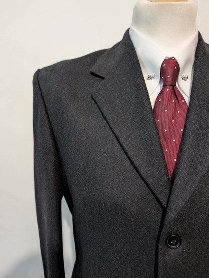 Incroyable costume gris en flanelle lourde
