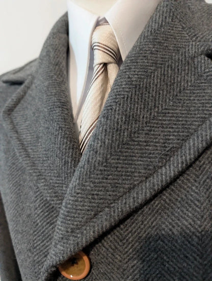 Eleganter grauer Woll-Polocoat