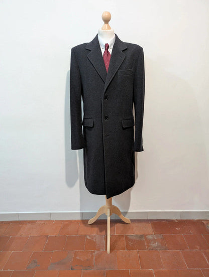 Impressionnant manteau gris en laine