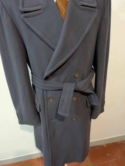 Mystérieux manteau croisé en laine