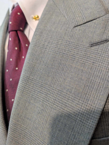Sympathique costume croisé en laine