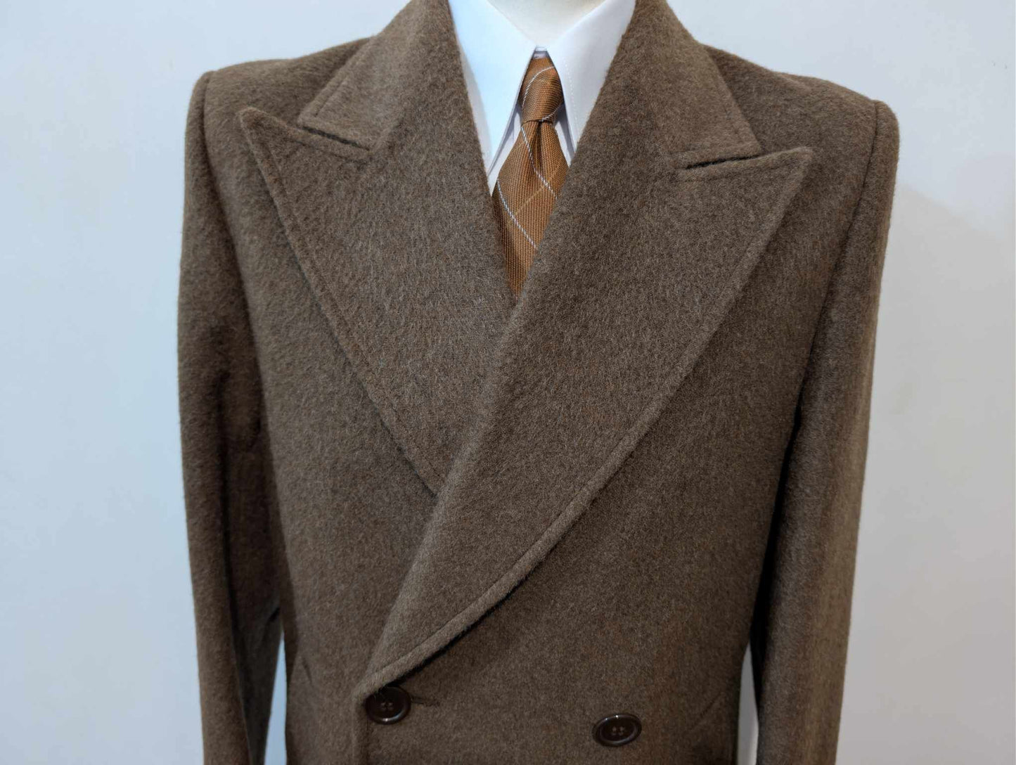 Gentil manteau croisé marron en laine