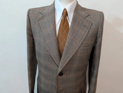 Eleganter brauner Wollanzug mit Karomuster