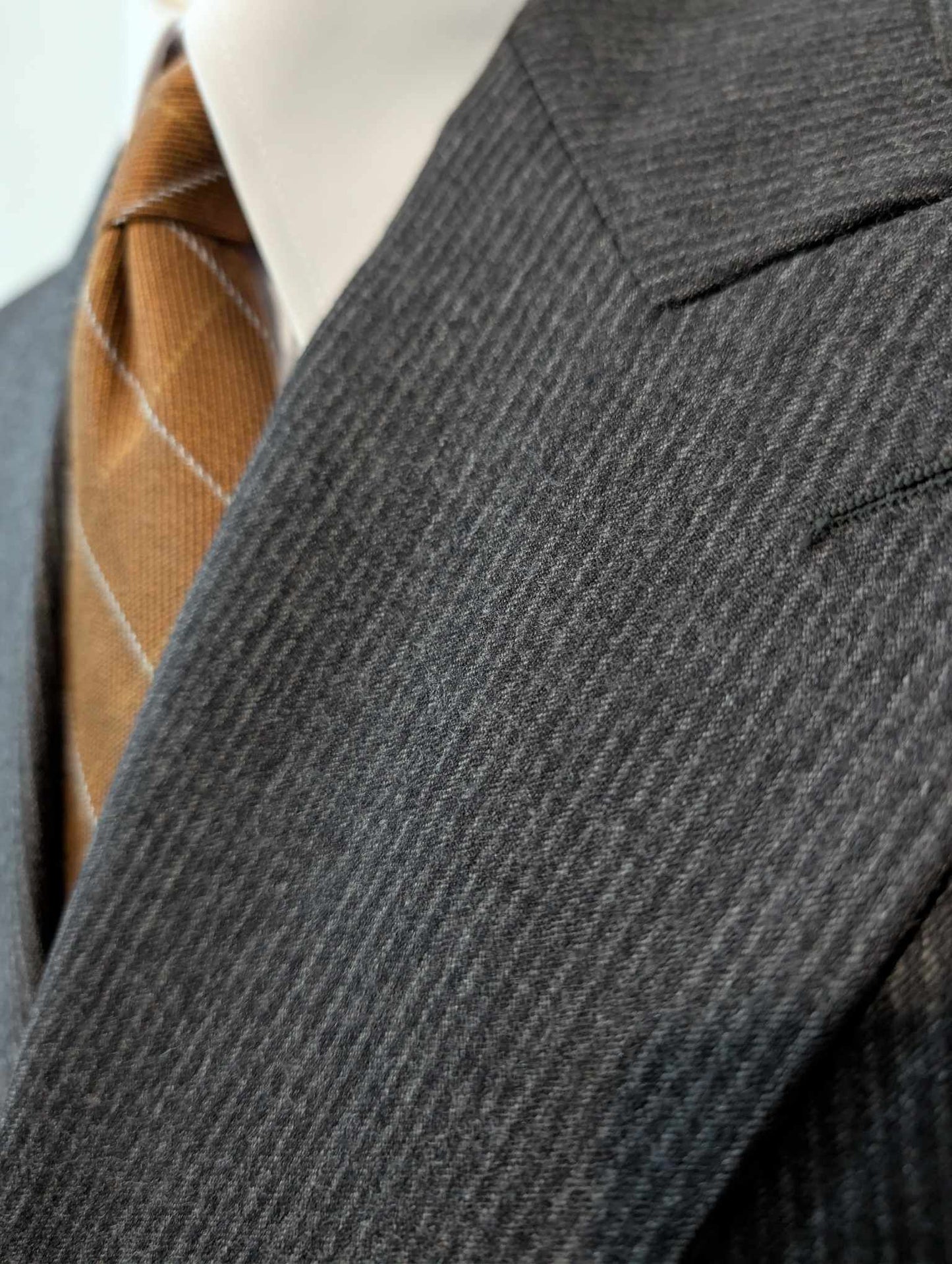 Légendaire costume croisé pinstripe en laine