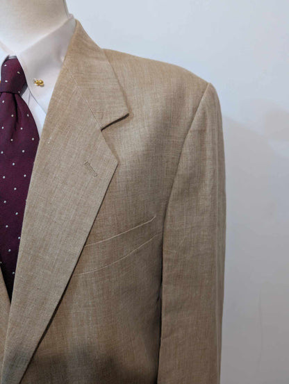 Redoutable costume en lin de couleur beige sable