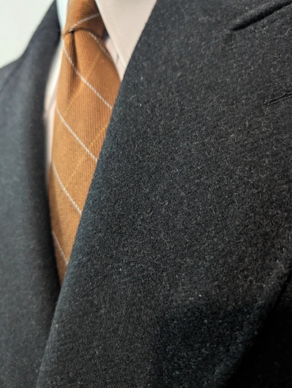 Wunderschöner grauer Wollmantel