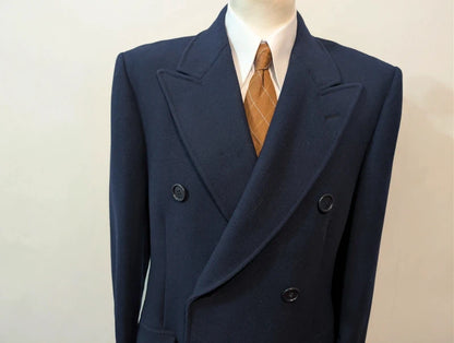 Eleganter, marineblauer, zweireihiger Wollmantel