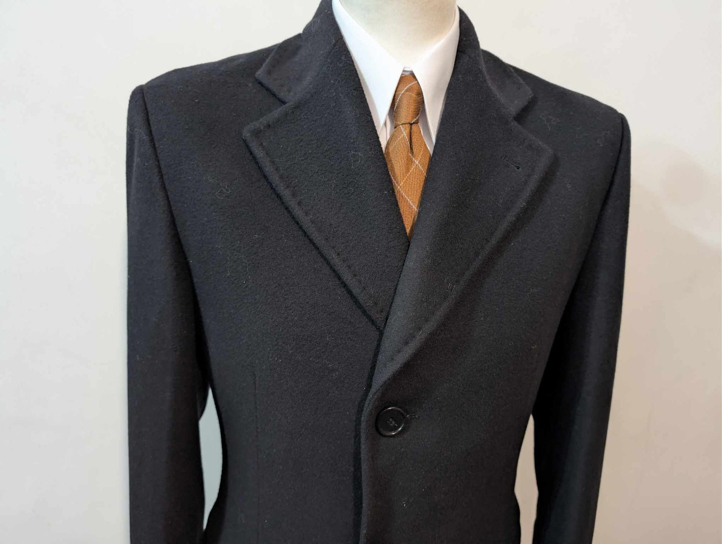Élégant manteau noir en laine