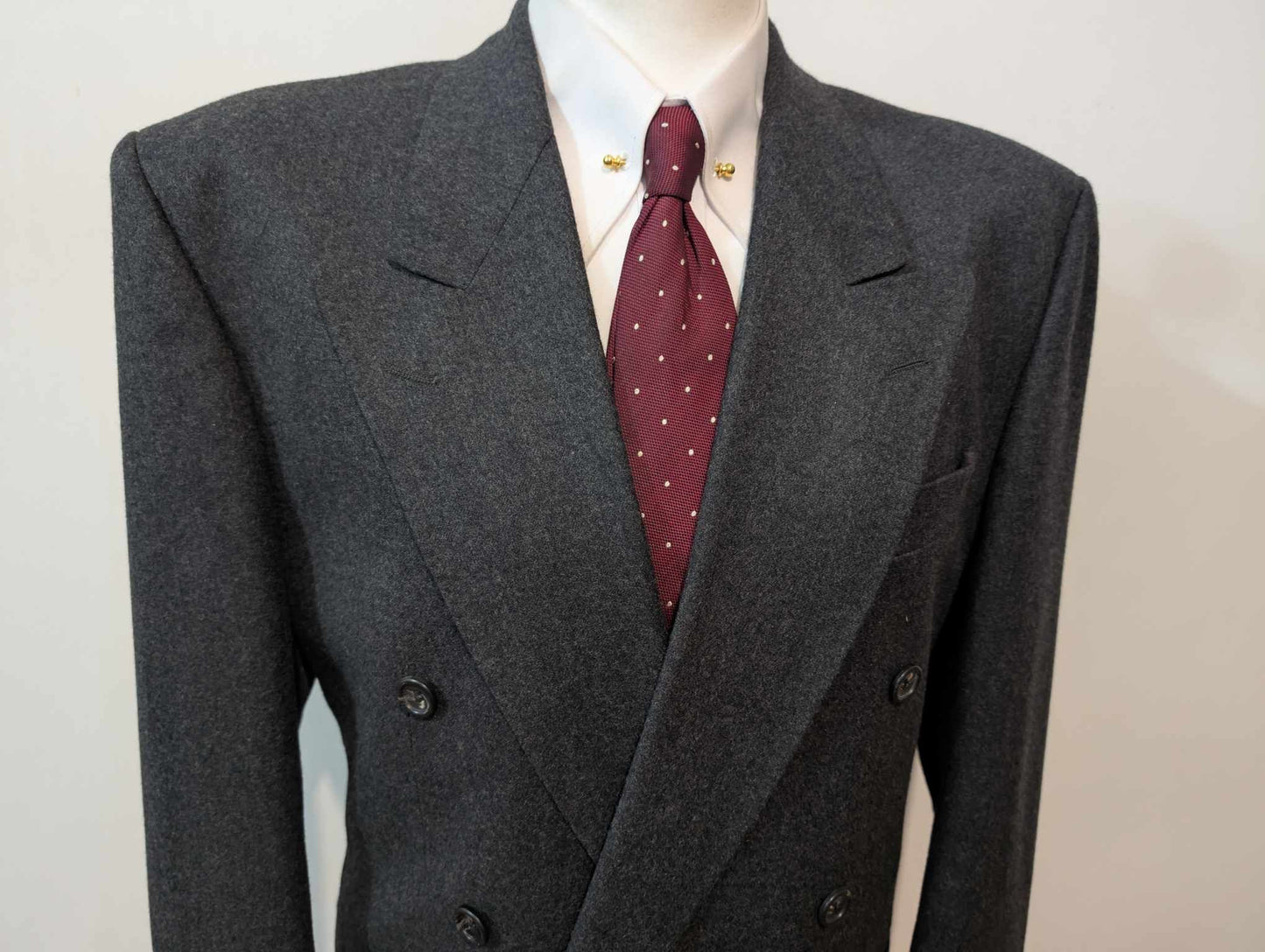 Incroyable costume croisé gris en flanelle lourde