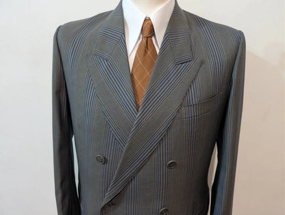 Magnifique costume croisé en laine