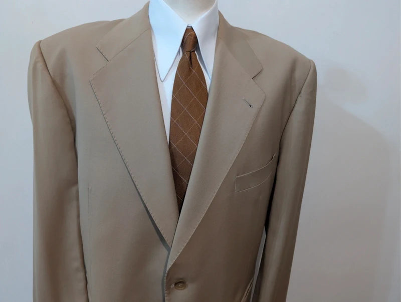 Giant beige sand wool costume