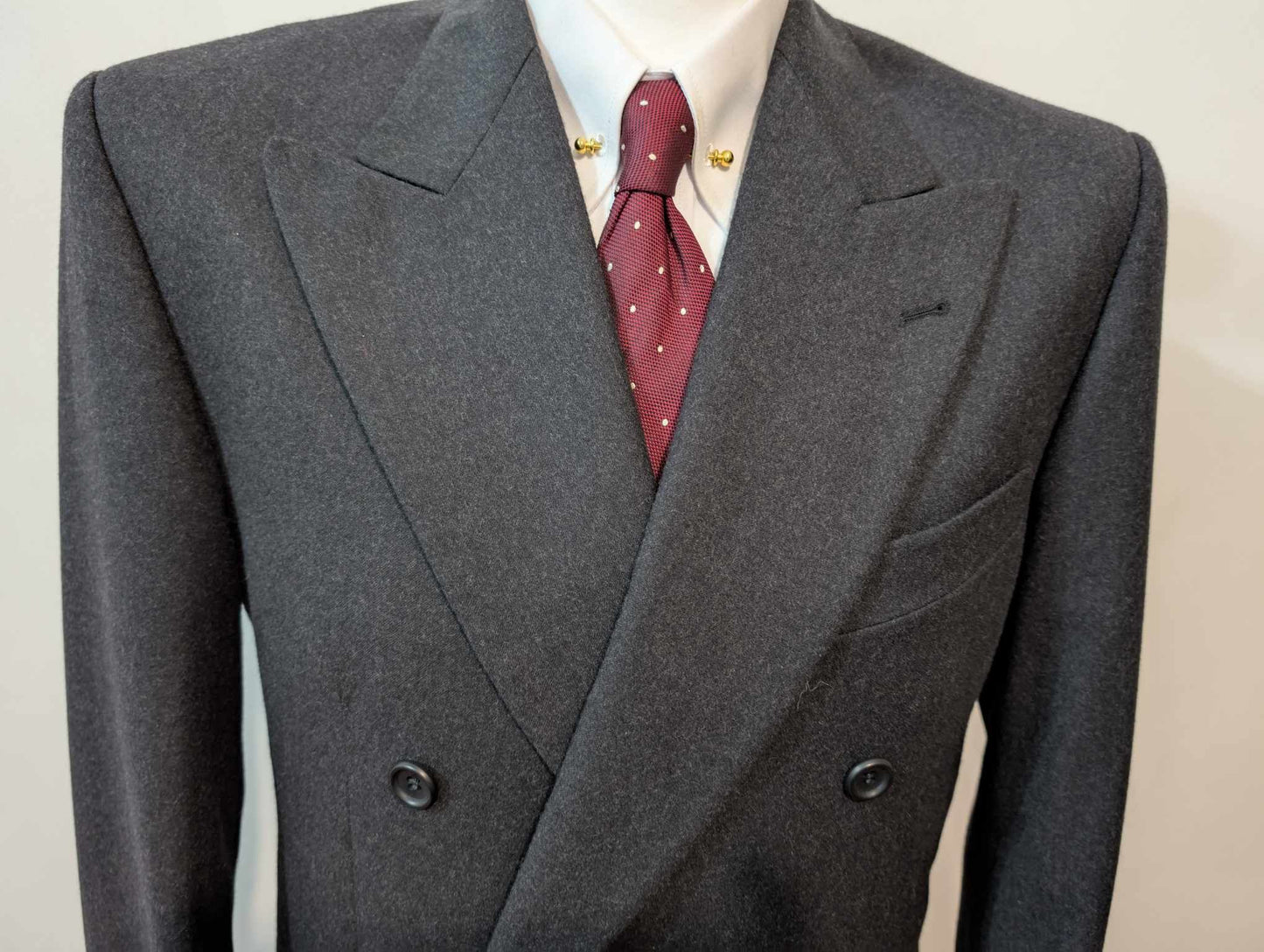 Fabuleux costume croisé de couleurs gris en flanelle lourde