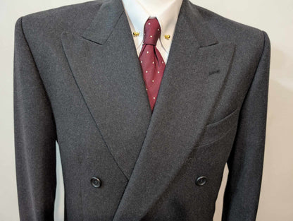 Fabuleux costume croisé de couleurs gris en flanelle lourde