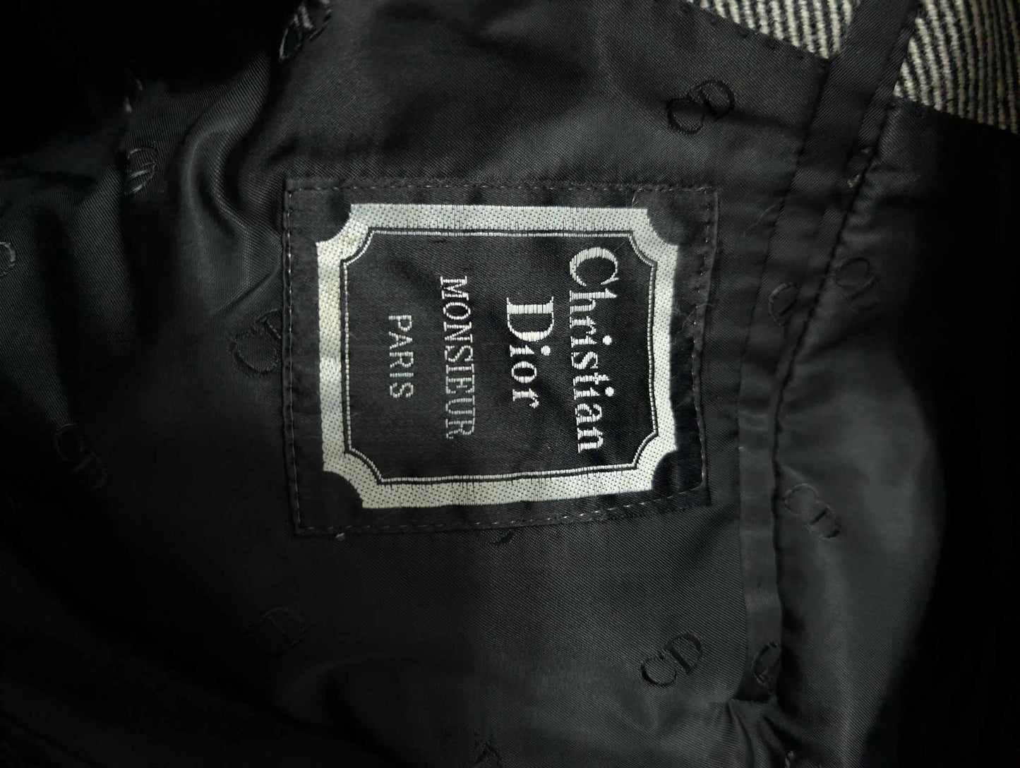 Schöner grauer Zweireihermantel aus Wolle