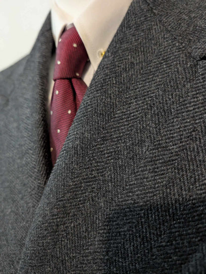 Fantastique manteau croisé de couleurs gris à motif chevron en tweed