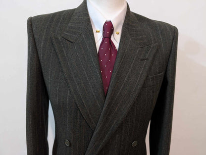 Mystérieux costume croisé chalkstripe en flanelle