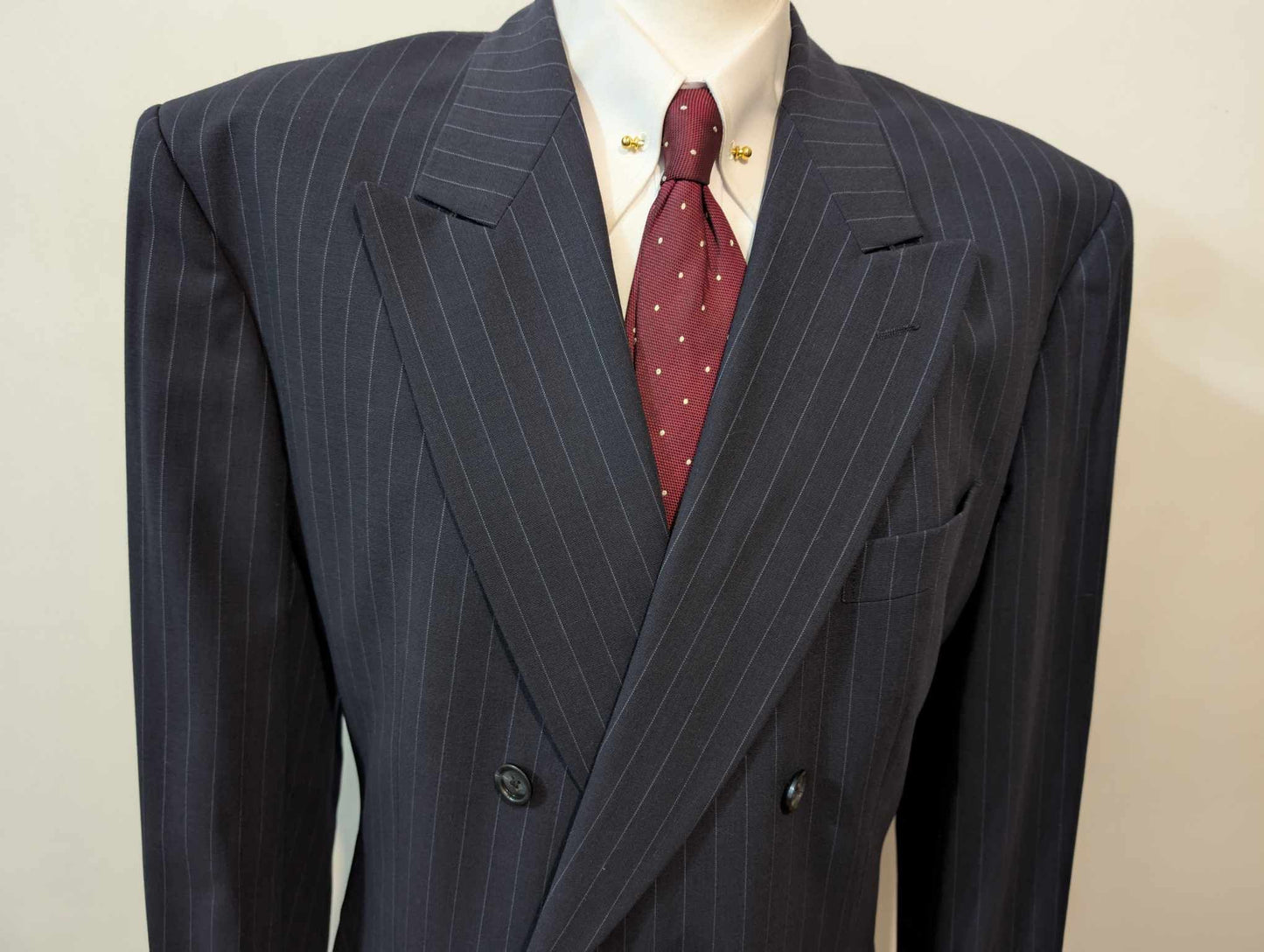 Exceptionnel costume croisé pinstripe en laine froide
