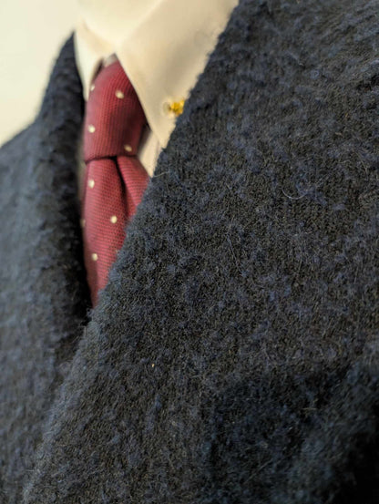 Élégant manteau polo coat  croisé bleu marine en laine