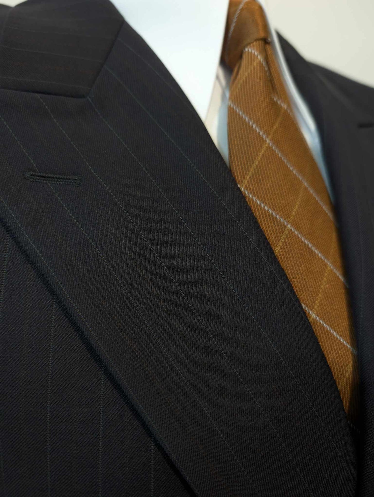 Légendaire costume croisé pinstripe en laine