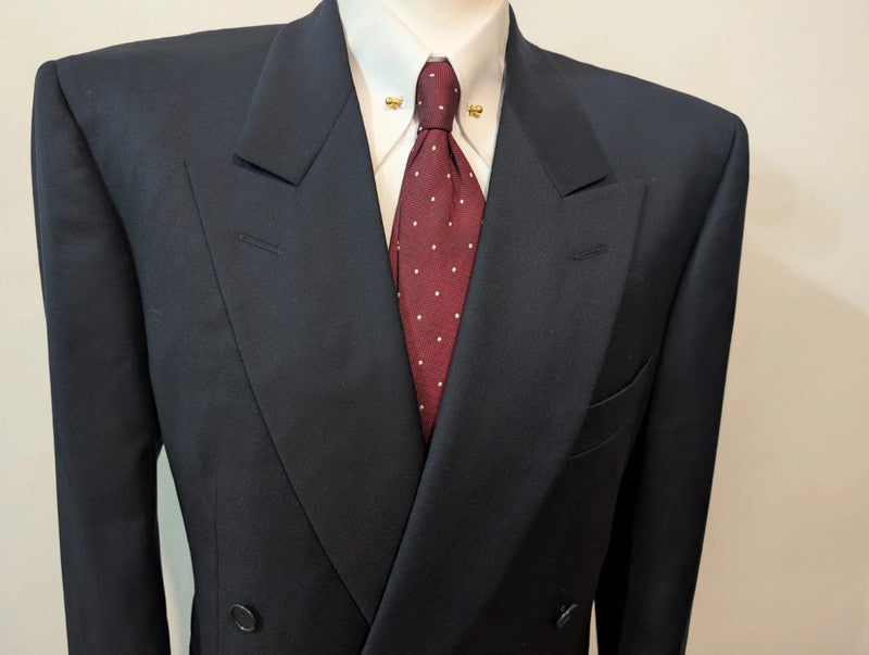 Incroyable costume croisé bleu marine en laine
