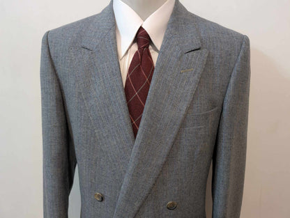 Gentille costume croisé pinstripe en flanelle lourde