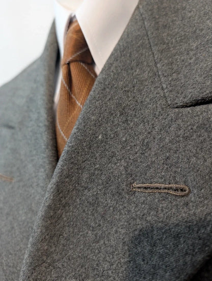 Antiker zweireihiger Wollmantel