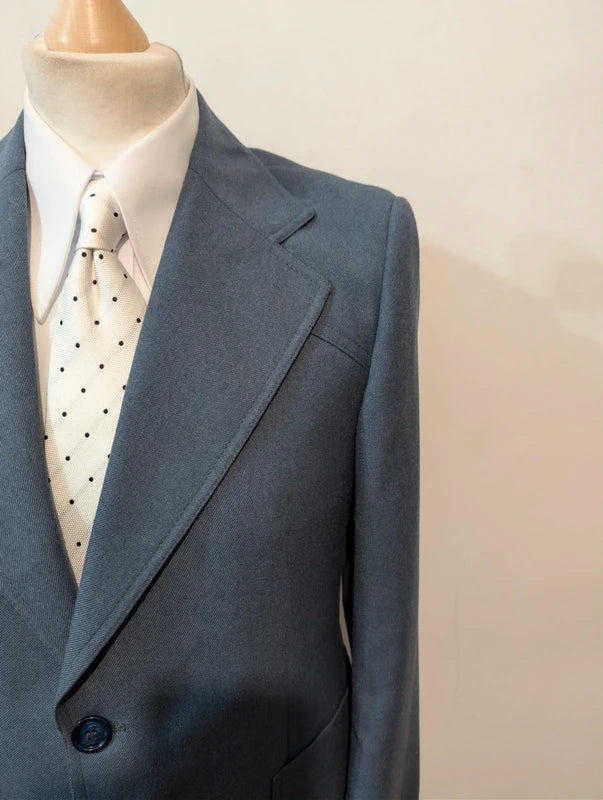 Prächtiger marineblauer Flanellanzug