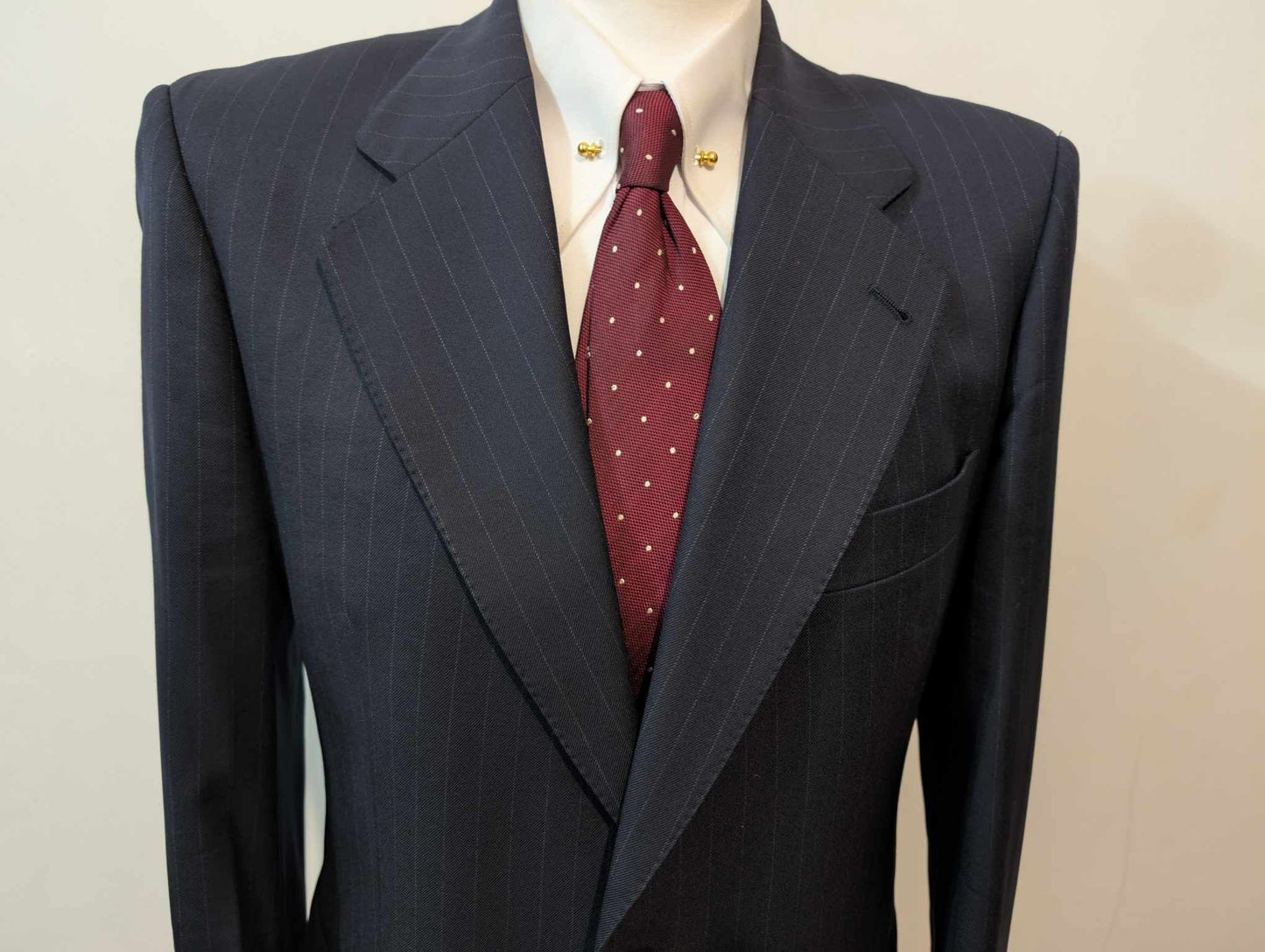 Méchant costume pinstripe en laine