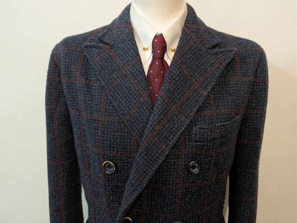 Élégant manteau croisé à carreaux en tweed