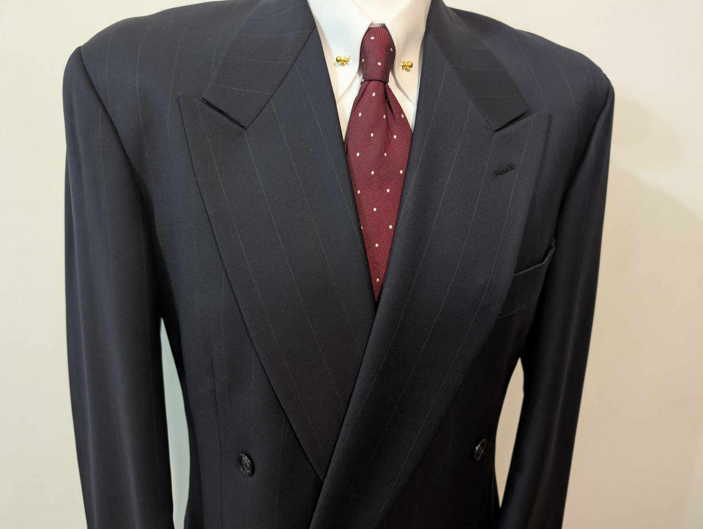Effrayant costume croisé chalkstripe